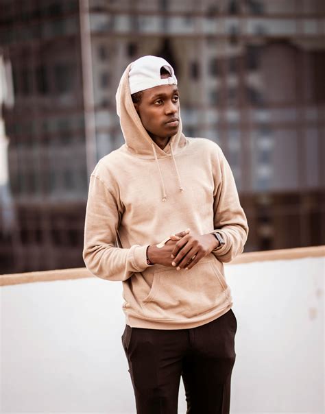 Man Flying Drone に対する画像結果