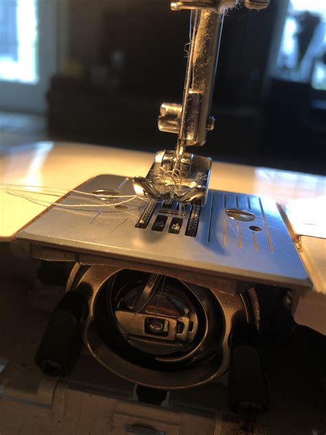 Singer Sewing Machine Thread Bunches Up On Bottom に対する画像結果