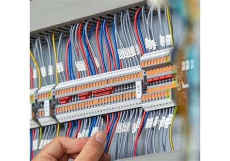 Toradh íomhá ar Terminals in Circuit Diagram