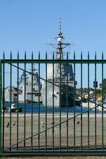 Military Installation Gate に対する画像結果