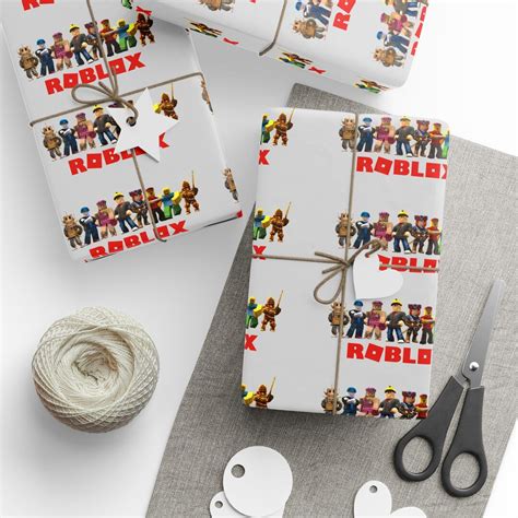 Roblox Birthday Gift Wrapping Paper に対する画像結果