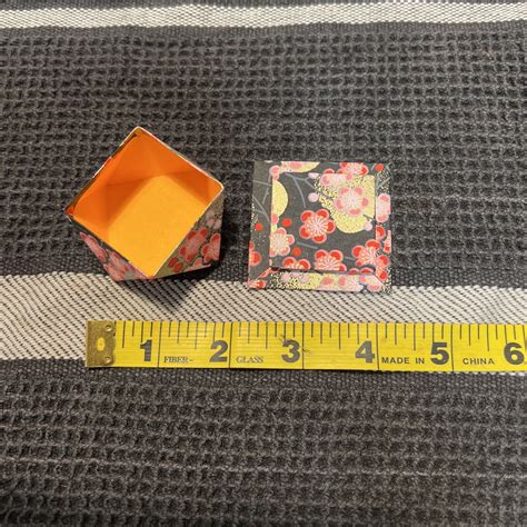 Toradh íomhá ar Japanes Paper Box