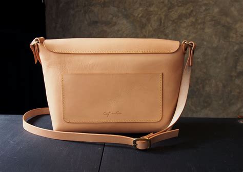 Toradh íomhá ar Leather Messenger Bag Pattern