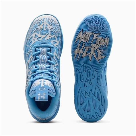 Afbeeldingsresultaten voor Canvas Shoes Light Blue Roblox