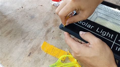 Solar Light Repair Tutorial に対する画像結果