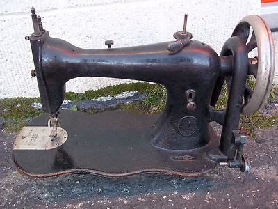 Toradh íomhá ar 1879 Singer Sewing Machine
