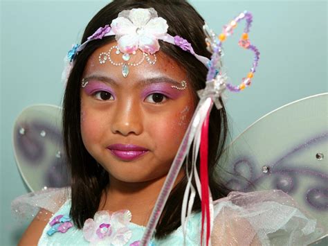 Princess Makeup Tutorial for Kids に対する画像結果