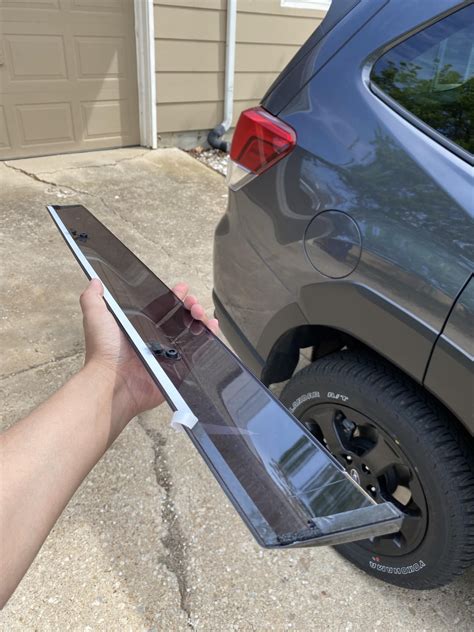 Toradh íomhá ar Side Window Deflector Installation