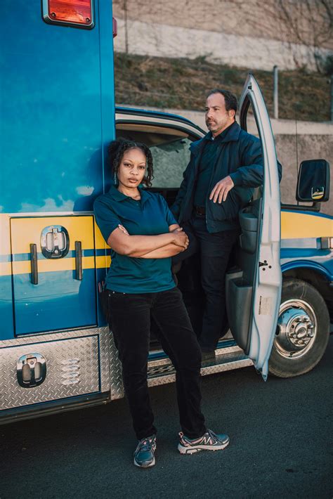 Bildergebnis für Person Giving First Aid