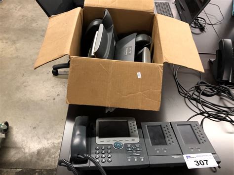 Programming Extensions into a Cisco Phone に対する画像結果