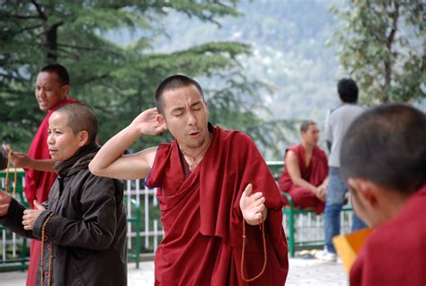 Toradh íomhá ar Monk Kamen High-Rise Invasion