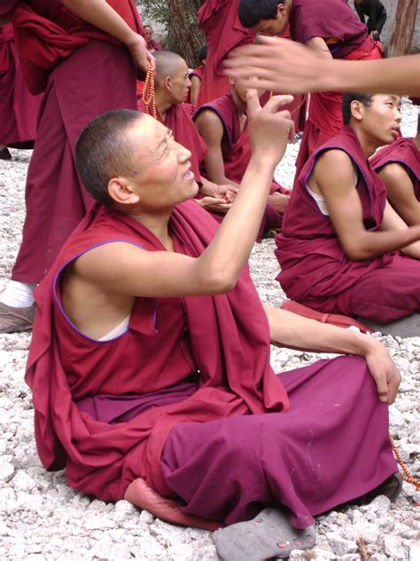 Toradh íomhá ar Monk Kamen High-Rise Invasion