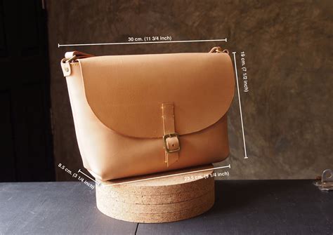 Toradh íomhá ar Leather Messenger Bag Pattern