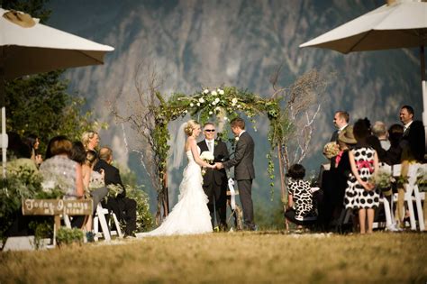 Wedding Ring with a Ruby に対する画像結果