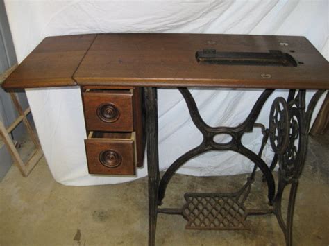 Toradh íomhá ar 1879 Singer Sewing Machine