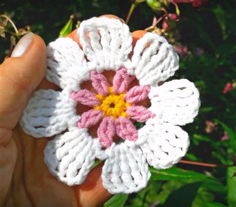 Toradh íomhá ar Simple Crochet Flower Tutorial