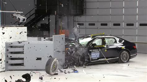 Toradh íomhá ar IIHS crash test
