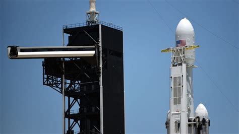 Image result for Super Heavy Falcon Rocket