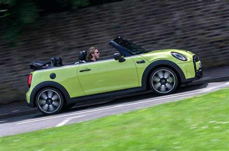 Mini Convertible Test-Drive に対する画像結果