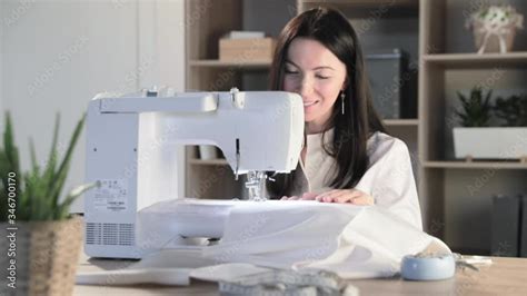Beautiful Sewing Machine に対する画像結果