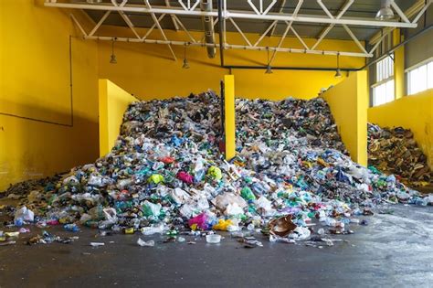 Afbeeldingsresultaten voor Hazardous Waste Sorting Station
