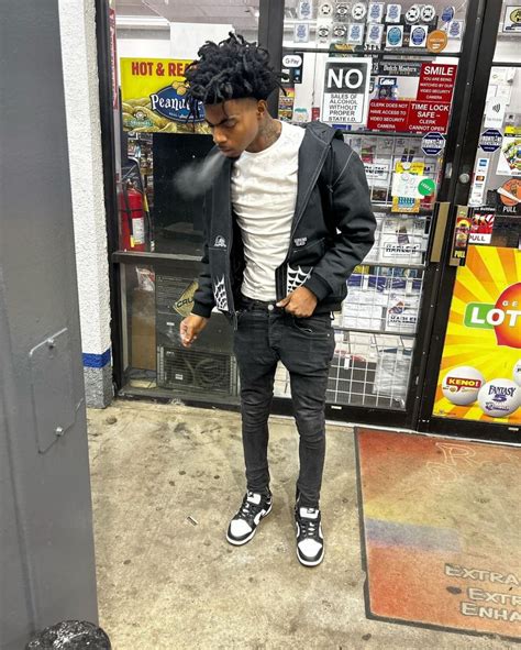 Afbeeldingsresultaten voor Larray Merchandise