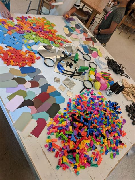 Multimodal Text Examples Poster에 대한 이미지 결과