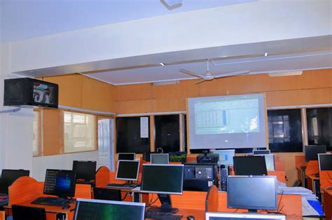 Toradh íomhá ar Summit Technical College