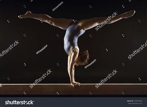 side split gymnastics に対する画像結果