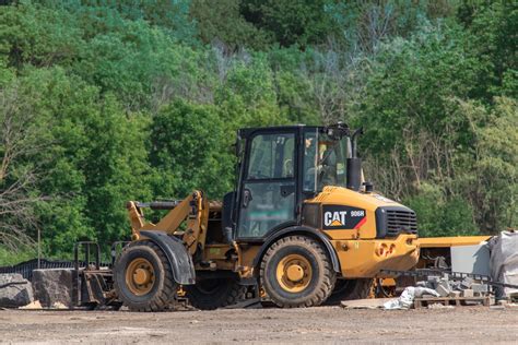 تصویر کا نتیجہ برائے Ultra Class Wheel Loader vs Dozer