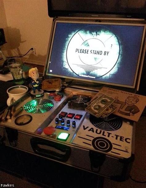 Fallout Geck Device に対する画像結果