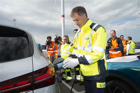 ICO Terminal Reggy De Wilde に対する画像結果