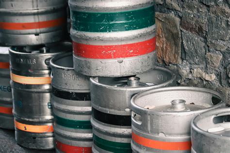 Toradh íomhá ar Stack of 805 Beer Cases