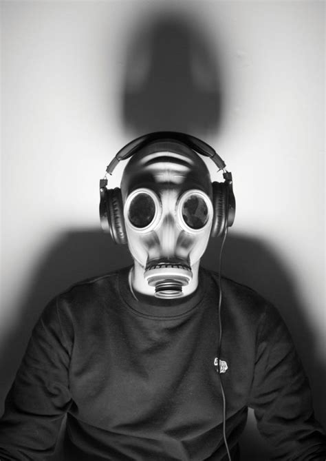 Afbeeldingsresultaten voor Gas Mask Photography
