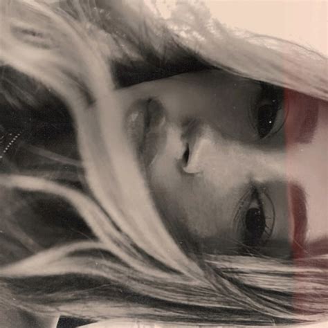 Toradh íomhá ar Safak Komurlu Visual Communication Designer