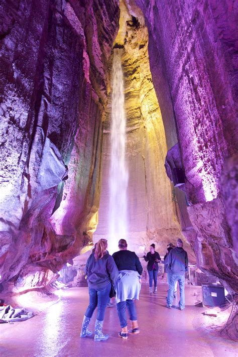 Ruby Falls in January に対する画像結果