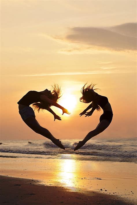 Light on Your Feet #4: Embracing Change as Your Dance Partner
Change is the partner in our dance of life, inviting us to sway and spin with its unpredictable tempo. Instead of resisting, let's… | LifeBites Global