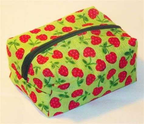 Afbeeldingsresultaten voor Free Printable Cosmetic Bag Pattern