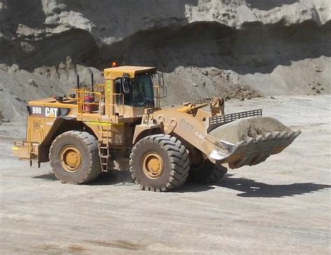 تصویر کا نتیجہ برائے Ultra Class Wheel Loader vs Dozer