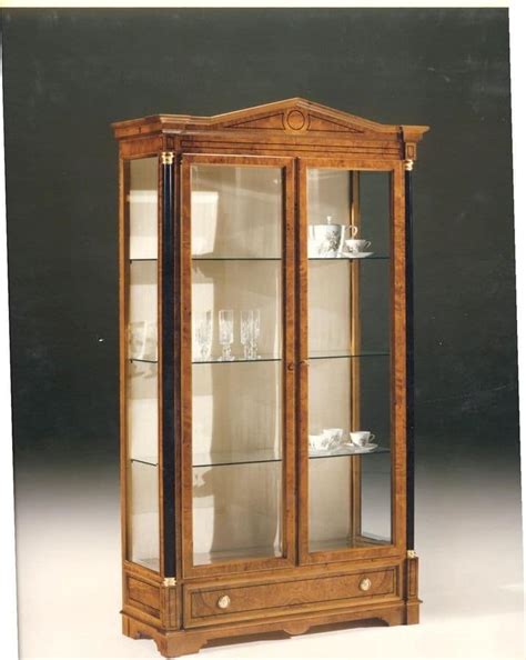 Wooden display cabinet with 2 glass doors, classic style | IDFdesign
