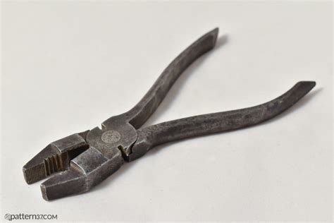 Pliers | pattern37.com
