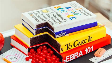 Toradh íomhá ar Stacked Book Cake Tutorial