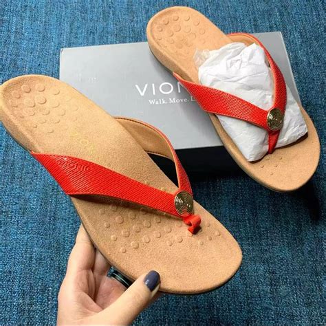 Afbeeldingsresultaten voor Vionic Wide Width Sandals