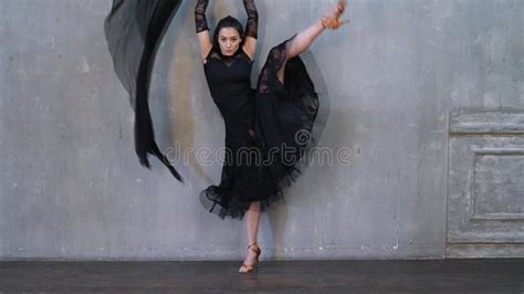 Dancing Slow-Motion-க்கான படிம முடிவு