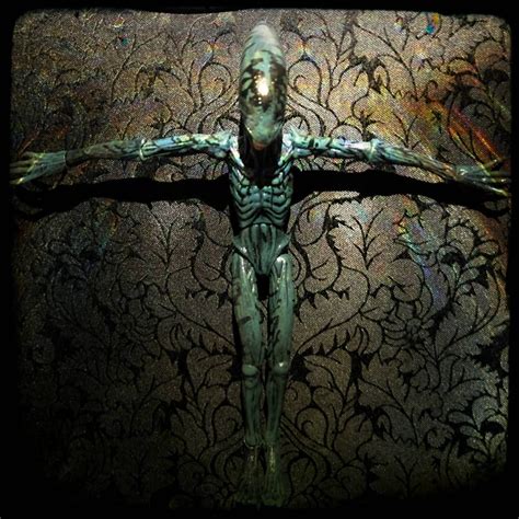 Mural Prometheus Alien に対する画像結果