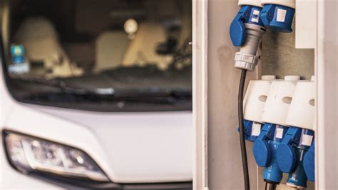 RV Electrical Connection に対する画像結果