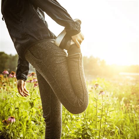 Leg Back Stretching に対する画像結果
