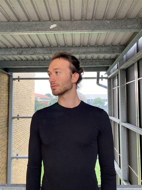 Over the Shoulder Third Person に対する画像結果