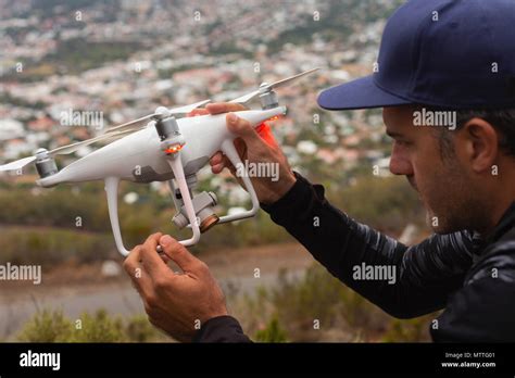 Man Flying Drone に対する画像結果
