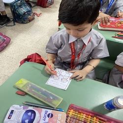 Toradh íomhá ar Badge Making Activity